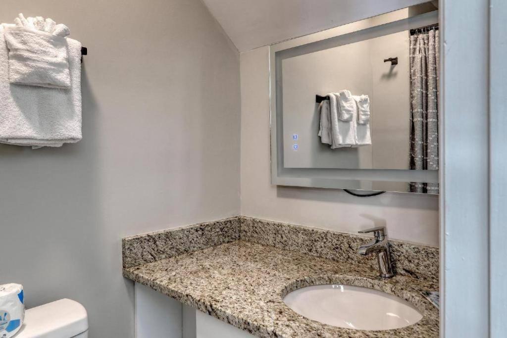 Stylish Haven New Walk To The Ocean Smart Tvs Wifi Apartment Myrtle Beach Exterior photo